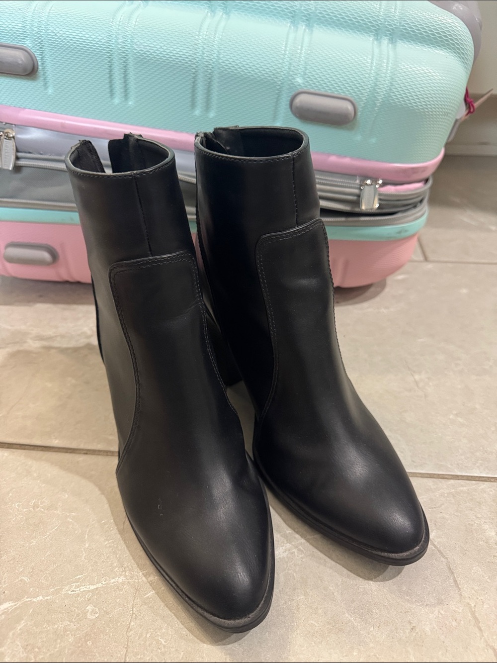 Qupid Black Pointed Toe Ankle Booties